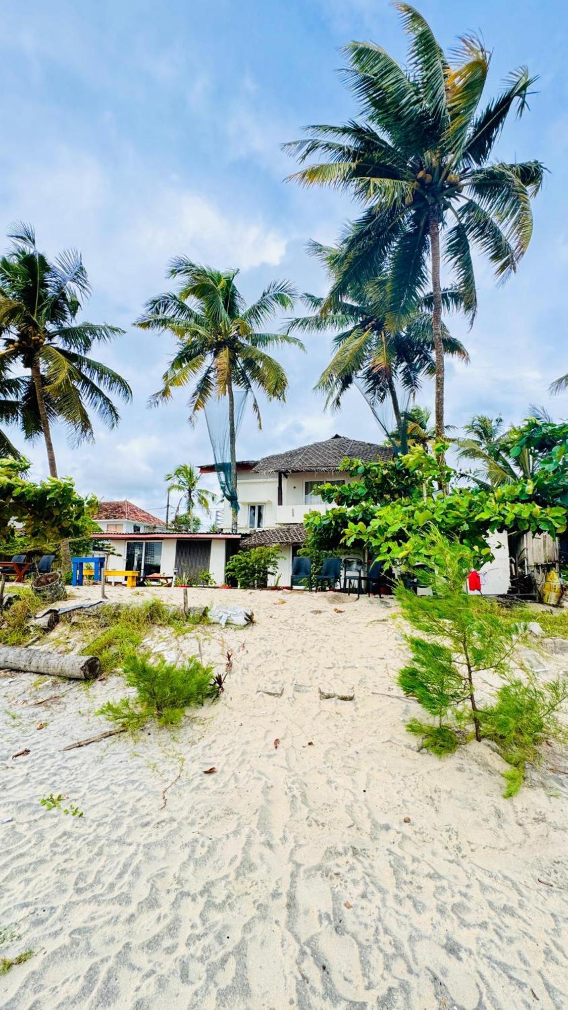 Alivious Beach Homestay Alappuzha Exterior foto